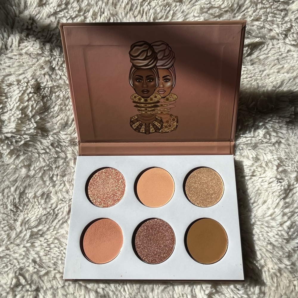 The Nudes by Juvia’s Place Eyeshadow Palette